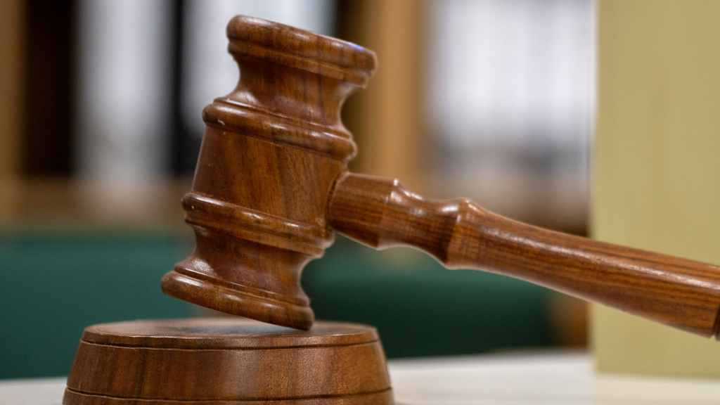Judge sets bail at $200,000 for sex offender accused of posing as teen at Maple Grove school — WCCO / CBS Minnesota, Houston Schools news