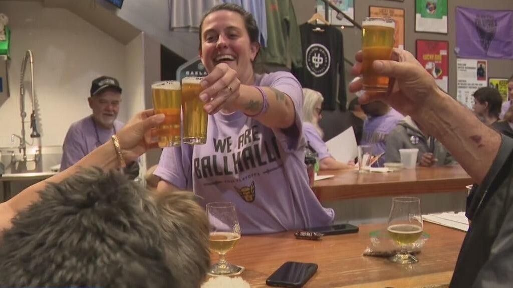 Valkyries fans pack Oakland bar to cheer on team as playoff series shifts to Atlanta — CBS Bay Area (KPIX), Houston Dining news