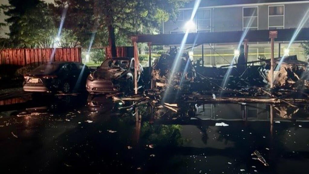Overnight fire at San Jose housing complex damages more than 20 vehicles, carport — CBS Bay Area (KPIX), Houston Community news