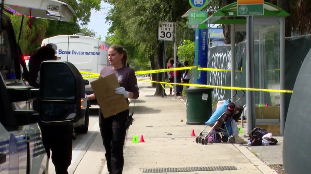 Attacker, victim injured in stabbing at Miami bus stop — WSVN 7 Miami-Dade, Houston Community news